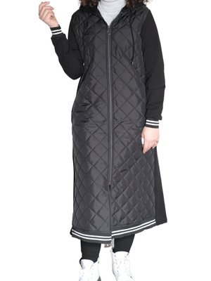 Siyah Kapüşonlu Kapitone Kaban