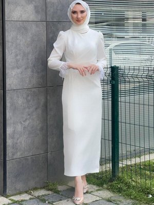 Kol Saçaklı Saten Abiye Elbise Beyaz Kol Saçaklı Saten Abiye Elbise Beyaz