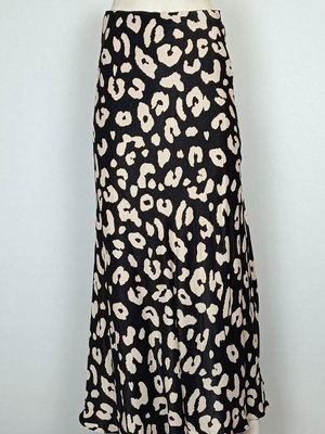 Desenli Saten Etek Siyah Desenli Saten Etek Siyah