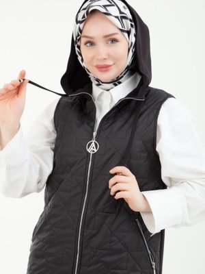 Trend Yazlık Kapitone Siyah Yelek