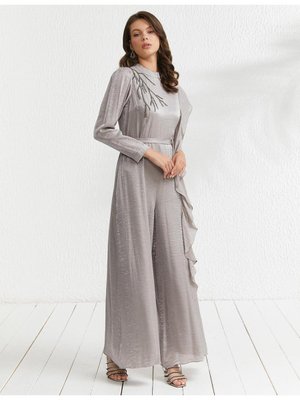 I?şleme Detaylı Volanlı Tulum Gri I?şleme Detaylı Volanlı Tulum Gri