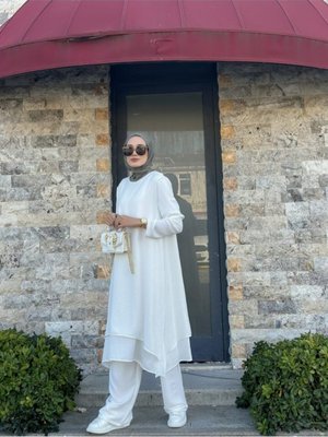 Çift Katlı Tunik Pantolon Takım Beyaz Model
