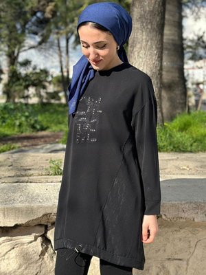 Siyah Jakarlı Yazı Nakışlı Tunik Siyah Jakarlı Yazı Nakışlı Tunik