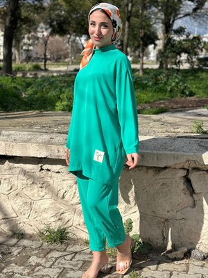 Yeşil Arma Nakışlı Basic Takım Yeşil Arma Nakışlı Basic Takım