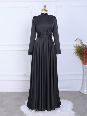 Beli Gül Detaylı Drapeli Saten Abiye Elbise Beli Gül Detaylı Drapeli Saten Abiye Elbise