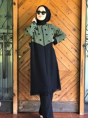 Yeşil Siyah Puantiye Detaylı Fermuarlı Eşofman Takım Yeşil Siyah Puantiye Detaylı Fermuarlı Eşofman Takım