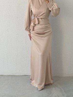 Büzgü Ve Düğüm Detaylı Saten Abiye Elbise Taş Büzgü Ve Düğüm Detaylı Saten Abiye Elbise Taş