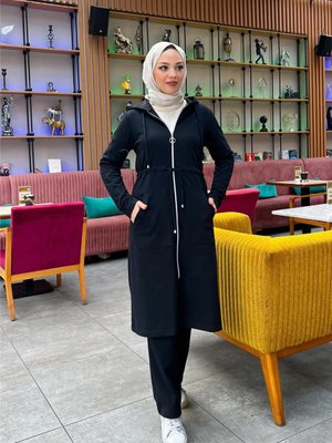 Kapüşonlu Belden Bağlamalı Fermuarlı Sade Basic Uzun Tunik Ve Pantolon İkili Spor Takım Siy Kapüşonlu Belden Bağlamalı Fermuarlı Sade Basic Uzun Tunik Ve Pantolon İkili Spor Takım Siy