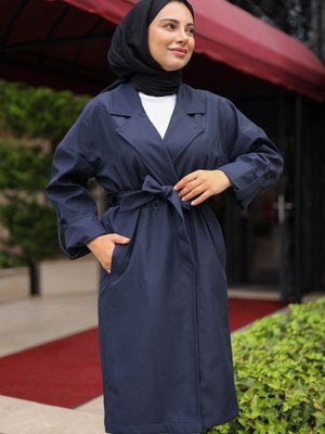 Lacivert Kruvaze Yaka Kuşaklı Trençkot Lacivert Kruvaze Yaka Kuşaklı Trençkot