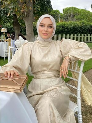 Jakarlı Abiye Elbise Ekru