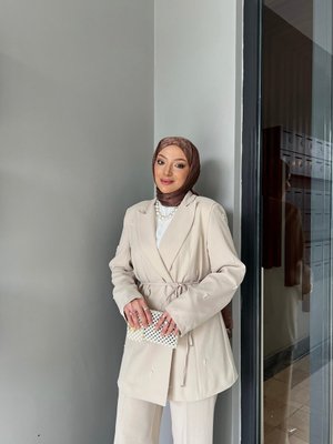 Bej İnci Taşlı Blazer Ceketli Takım