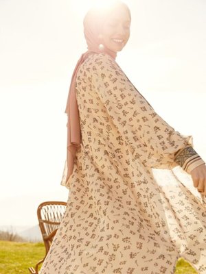 Çiçek Desenli Kuşaklı Şifon Ferace Kimono Bej