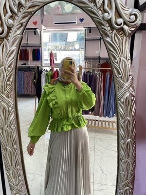 Fırfır Detaylı Kısa Gömlek Fırfır Detaylı Kısa Gömlek