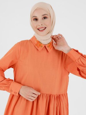 Doğal Kumaşlı Yakası Nakış Detaylı Elbise Orange