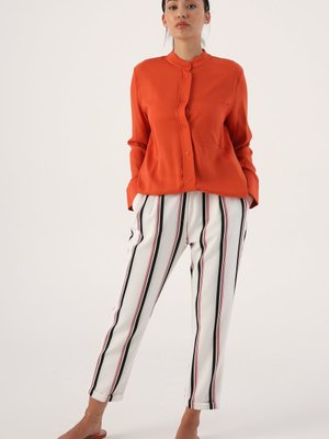 Beyaz Siyah Çizgili Desenli Beli Lastikli Pantolon