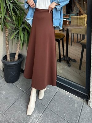 Scuba Kumaş Geniş Çan Etek Kahverengi Scuba Kumaş Geniş Çan Etek Kahverengi