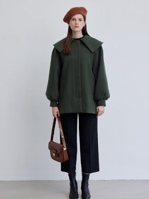 Geniş Yakalı Kuşaklı Kaban Zümrüt