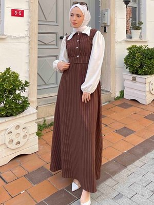 Çizgi Detaylı Garnili Elbise Çizgi Detaylı Garnili Elbise