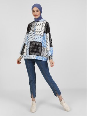 Mavi Patchwork Desenli Kapüşonlu Tunik Mavi Patchwork Desenli Kapüşonlu Tunik