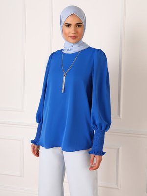 İpek Tuşeli Kolları Gipe Detaylı Bluz Sax