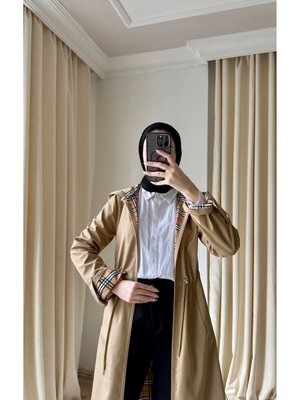 Kolu Katlamalı Trenç