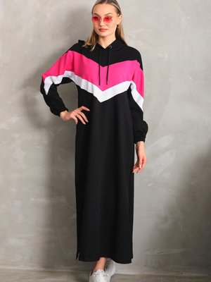 Fuşya V Desen Renk Bloklu Uzun Spor Elbise Fuşya V Desen Renk Bloklu Uzun Spor Elbise