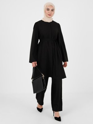 Siyah Tunik & Pantolon İkili Takım Siyah Tunik & Pantolon İkili Takım