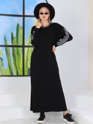 Siyah Kabartma Yazılı Tam Boy Spor Elbise Siyah Kabartma Yazılı Tam Boy Spor Elbise