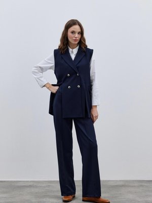 Yırtmaç Detaylı Yelek Lacivert