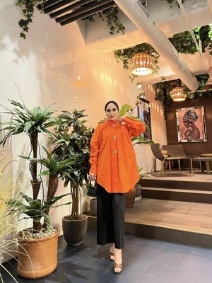 Oversize Turuncu Taş Detaylı Mika Gömlek Oversize Turuncu Taş Detaylı Mika Gömlek