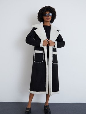 Siyah Süet Kürklü Uzun Kürk