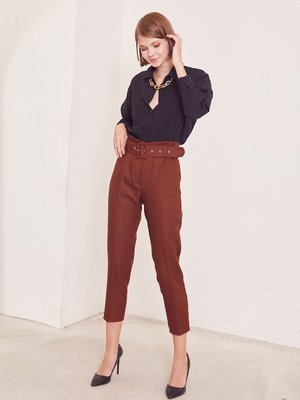 Kahve Kare Toka Kemerli Pantolon