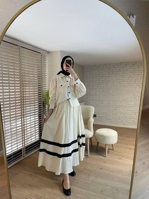 Ceketli Krem İkili Etekli Takım