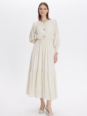 Denri Broş Detaylı Dokuma Elbise Bej