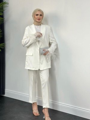 Gloria Kolları Tüy Detay Blazer Ceket Takım Beyaz