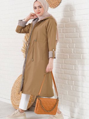 Bileği Çizgili Kapüşonlu Taba Trençkot