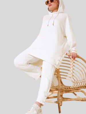 Ekru Kapüşonlu Yanları Düğmeli Tunik Pantolon Takım Ekru Kapüşonlu Yanları Düğmeli Tunik Pantolon Takım