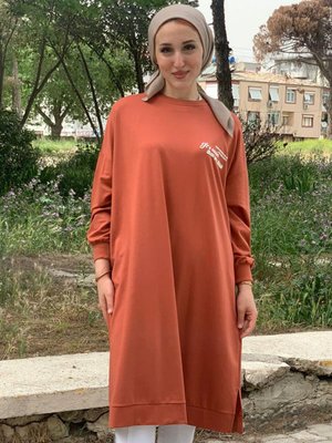 Taba Yüksek Baskılı Uzun Sweatshirt Taba Yüksek Baskılı Uzun Sweatshirt