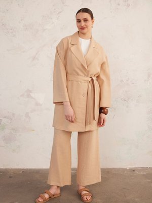 Rahat Kesim Beli Kuşaklı Keten Ceket