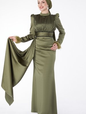 Düz Hakim Yaka Haki Kollu Tüylü Yakası Pileli Abiye Elbise