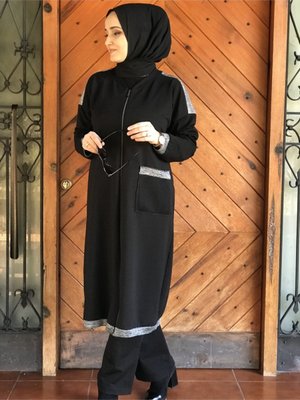 Gümüş Detaylı Fermuar Kapamalı Siyah 2li Eşofman Takımı Gümüş Detaylı Fermuar Kapamalı Siyah 2li Eşofman Takımı