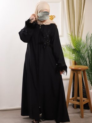 Kaz Tüylü Kadın Ferace