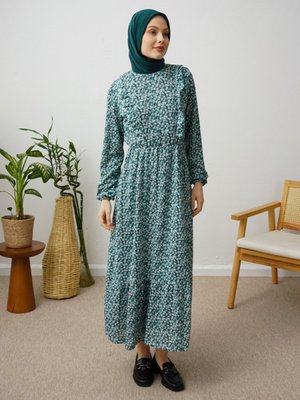 Yeşil Çiçek Desenli Elbise Yeşil Çiçek Desenli Elbise