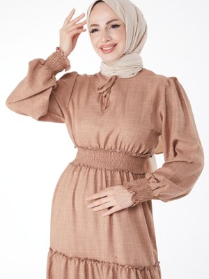 Düz Bisiklet Yaka Vizon Gipe Detaylı Elbise Düz Bisiklet Yaka Vizon Gipe Detaylı Elbise