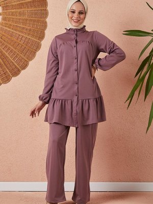 Hakim Yaka Fırfır Detaylı Takım Gülkurusu Hakim Yaka Fırfır Detaylı Takım Gülkurusu