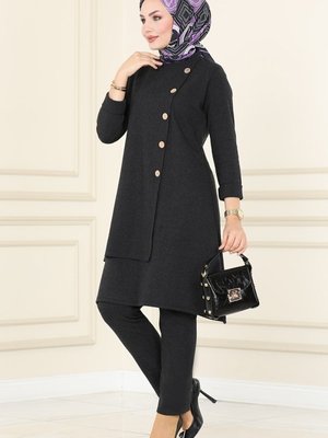 Siyah Aksuesuar Düğmeli Kışlık Takım Siyah Aksuesuar Düğmeli Kışlık Takım