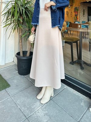 Scuba Kumaş Geniş Çan Etek Krem Scuba Kumaş Geniş Çan Etek Krem