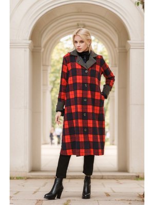 Ekose Desenli Kaban Lacivert Kırmızı Ekose Desenli Kaban Lacivert Kırmızı