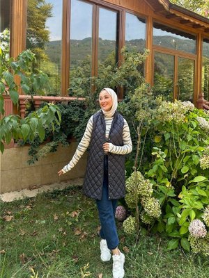 Lacivert Despina Kapitone Fermuarlı Çıtçıtlı Kolsuz Yelek