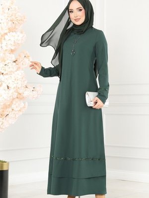 Zümrüt Kolyeli Krep Elbise